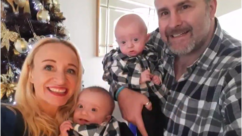 english-uk-couple-twins-480x270