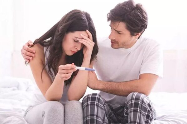 ¿Por qué incluso las parejas jóvenes menores de 40 años no logran quedar embarazadas?